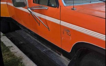 Ford-f-350-diesel-1985-orange