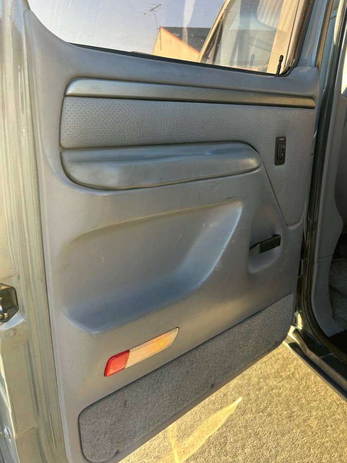 Ford-f-350-diesel-1995-grey-12