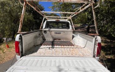 Ford-f-350-diesel-1995-white-4
