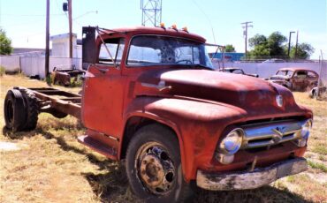 Ford-f-600-1956-red