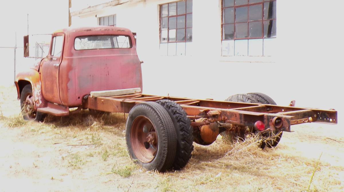 Ford-f-600-1956-red-4