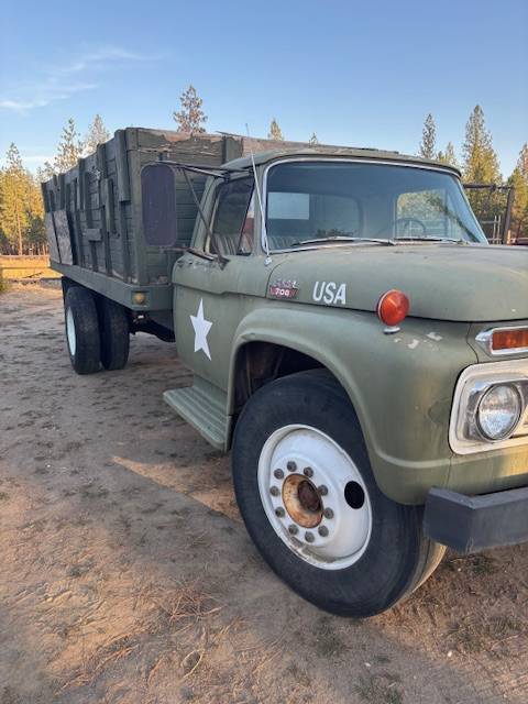 Ford-f-700-1966-green-5
