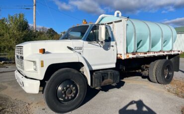 Ford-f-800-diesel-1993-white-1