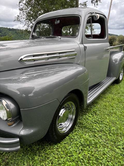 Ford-f1-1951-grey-2