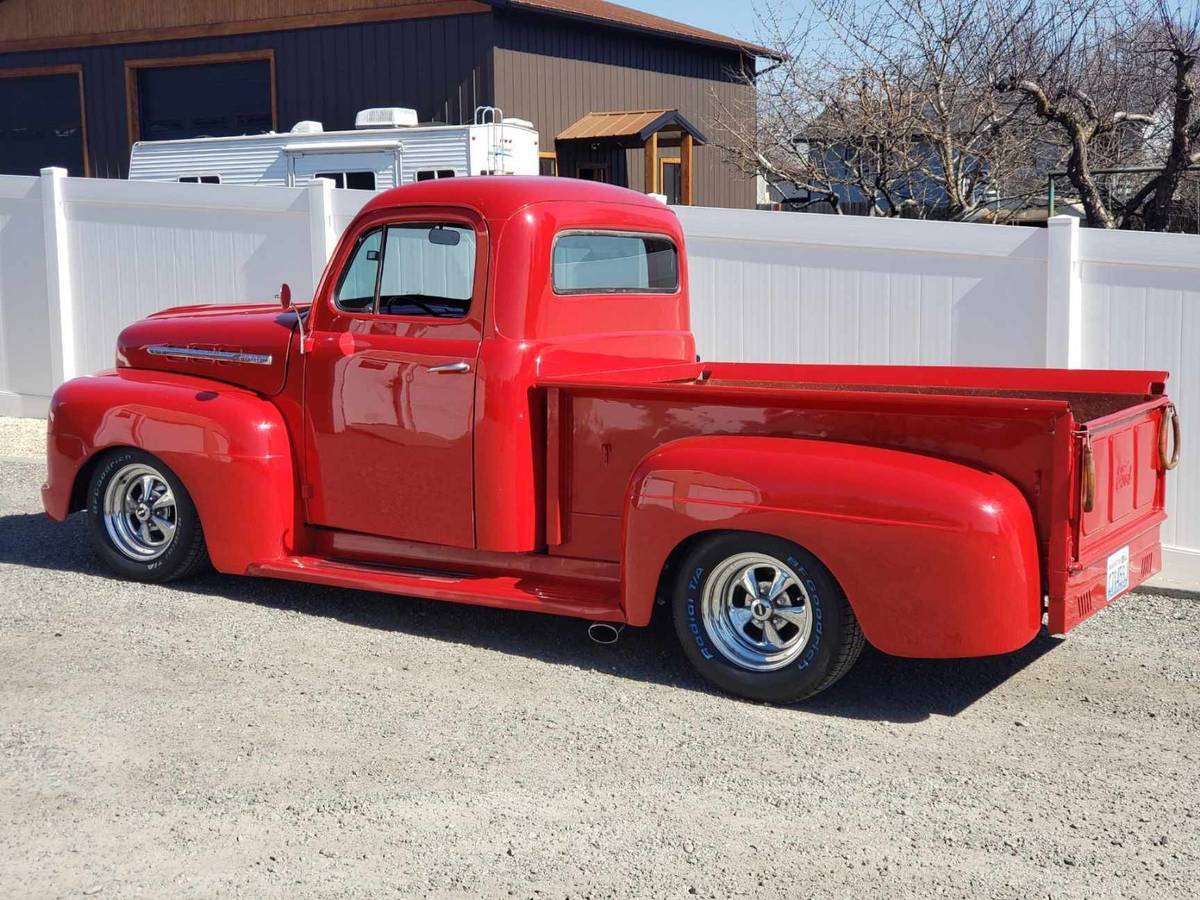 Ford-f1-1952-red-2