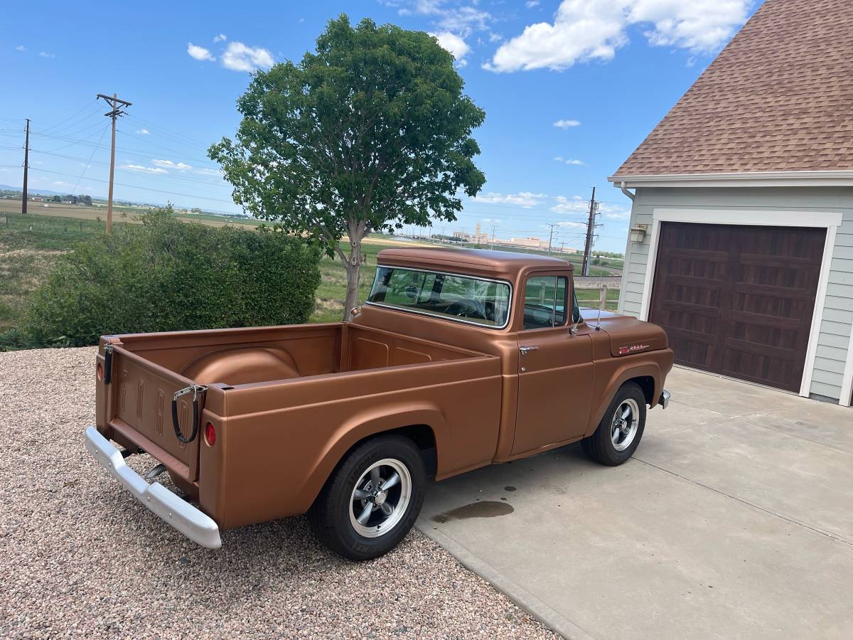 Ford-f100-1960-custom-12