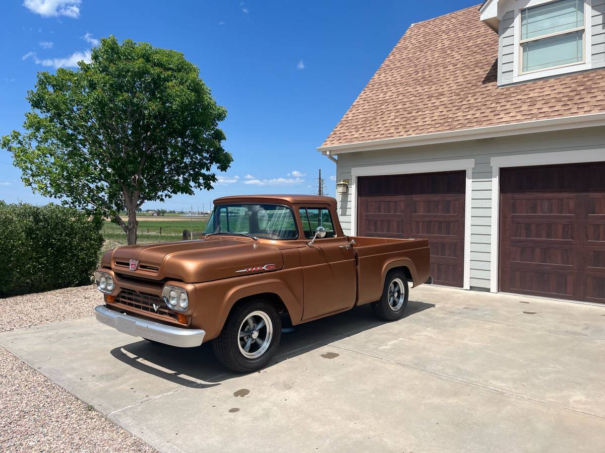 Ford-f100-1960-custom-16