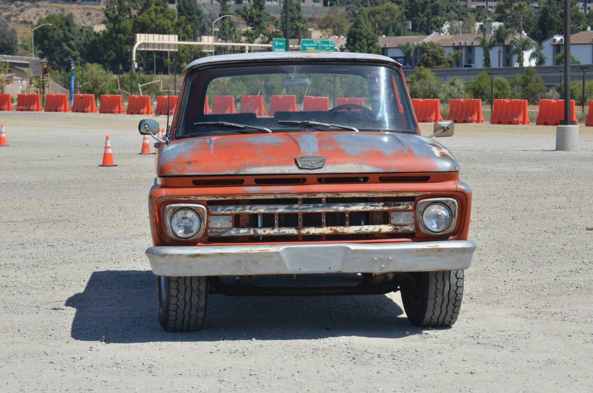 Ford-f100-1961-custom-18