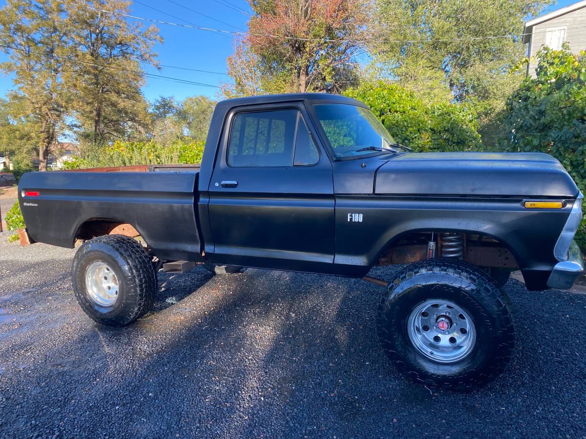 Ford-f100-custom-1975-1