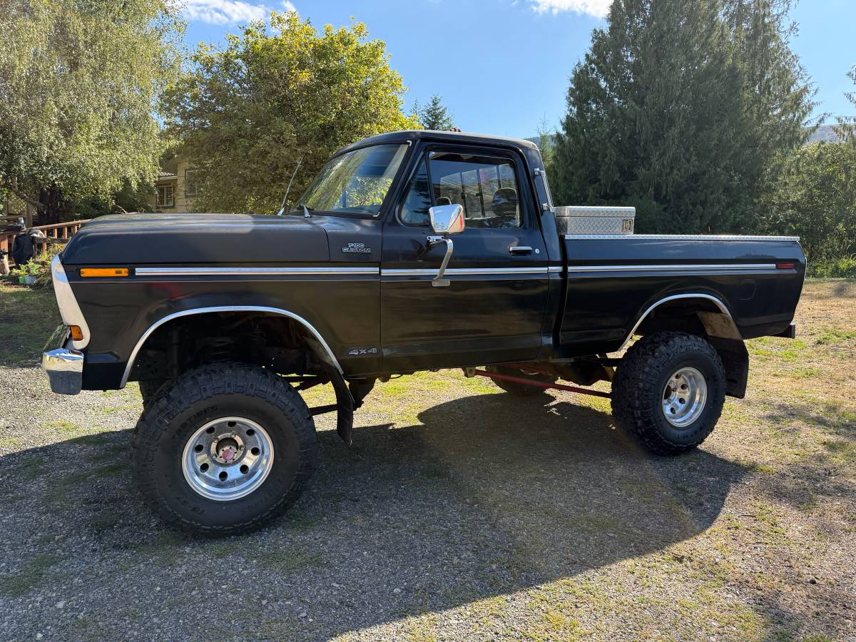Ford-f100-custom-1978-black-1