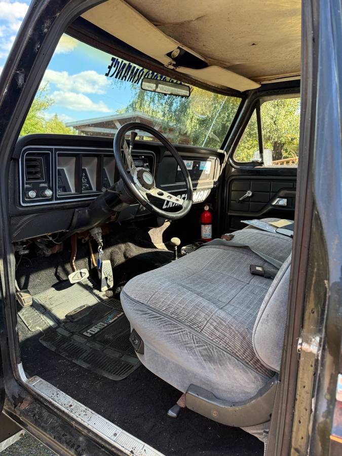 Ford-f100-custom-1978-black-16
