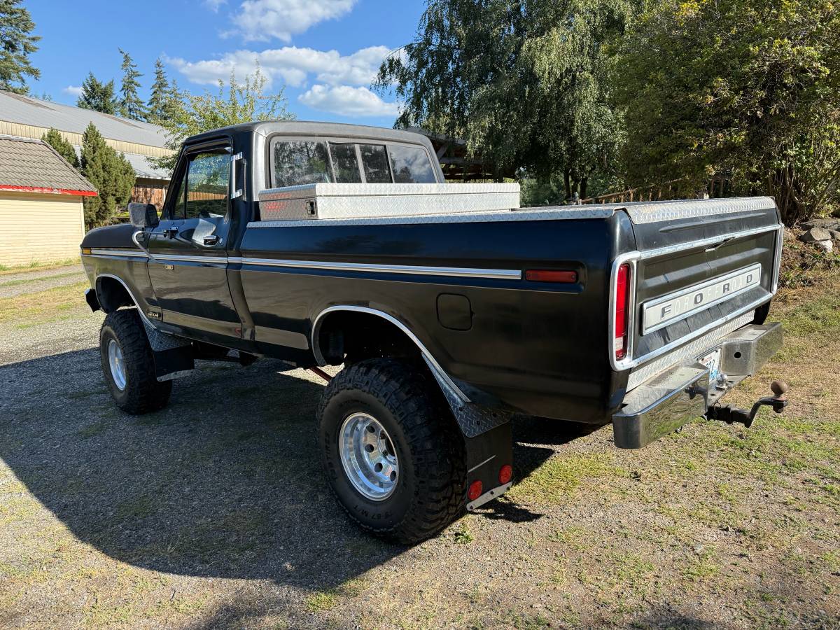 Ford-f100-custom-1978-black-8