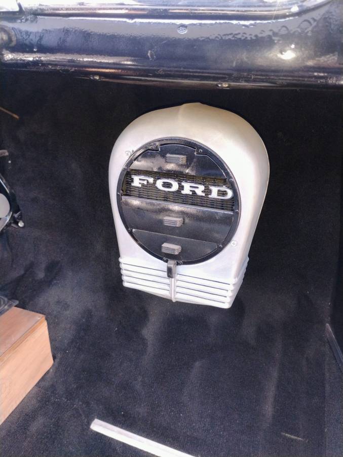 Ford-f100-pickup-1951-black-13