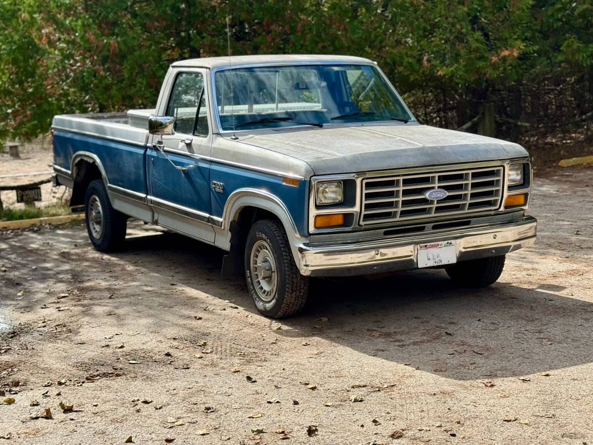 Ford-f100-pickup-1982-grey