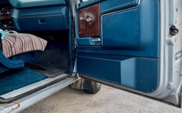 Ford-f100-pickup-1982-grey-37