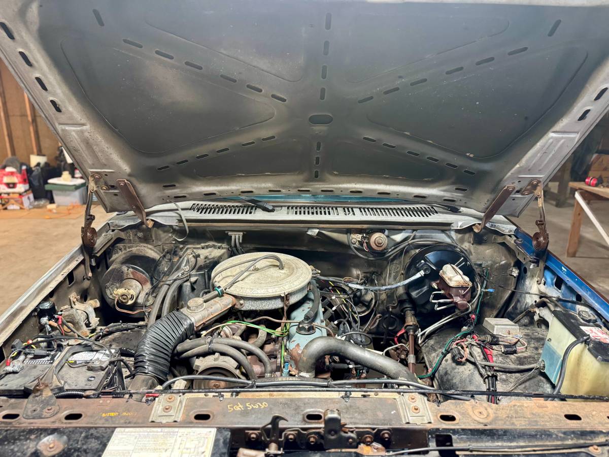 Ford-f100-pickup-1982-grey-63