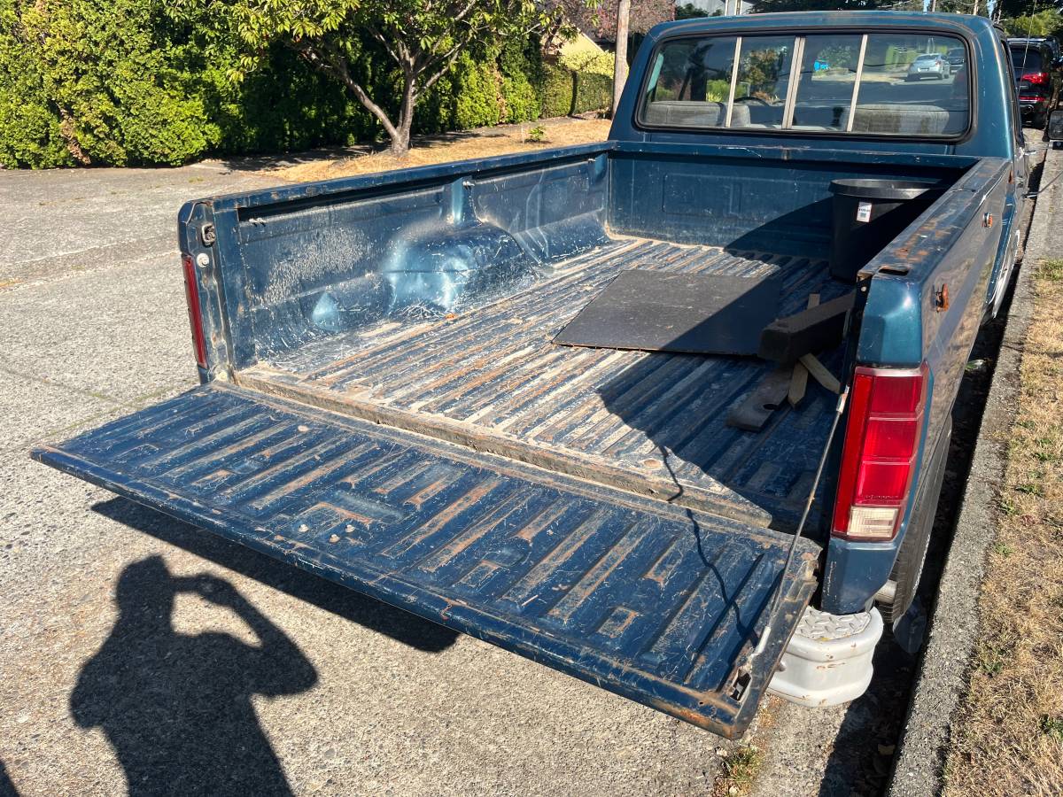 Ford-f150-1983-green-2