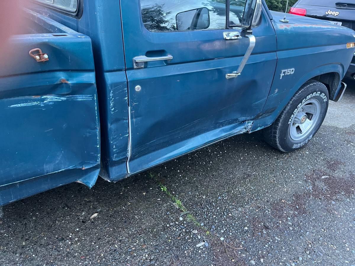 Ford-f150-1983-green-3