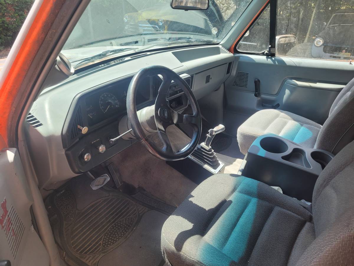 Ford-f150-regular-cab-1984-4