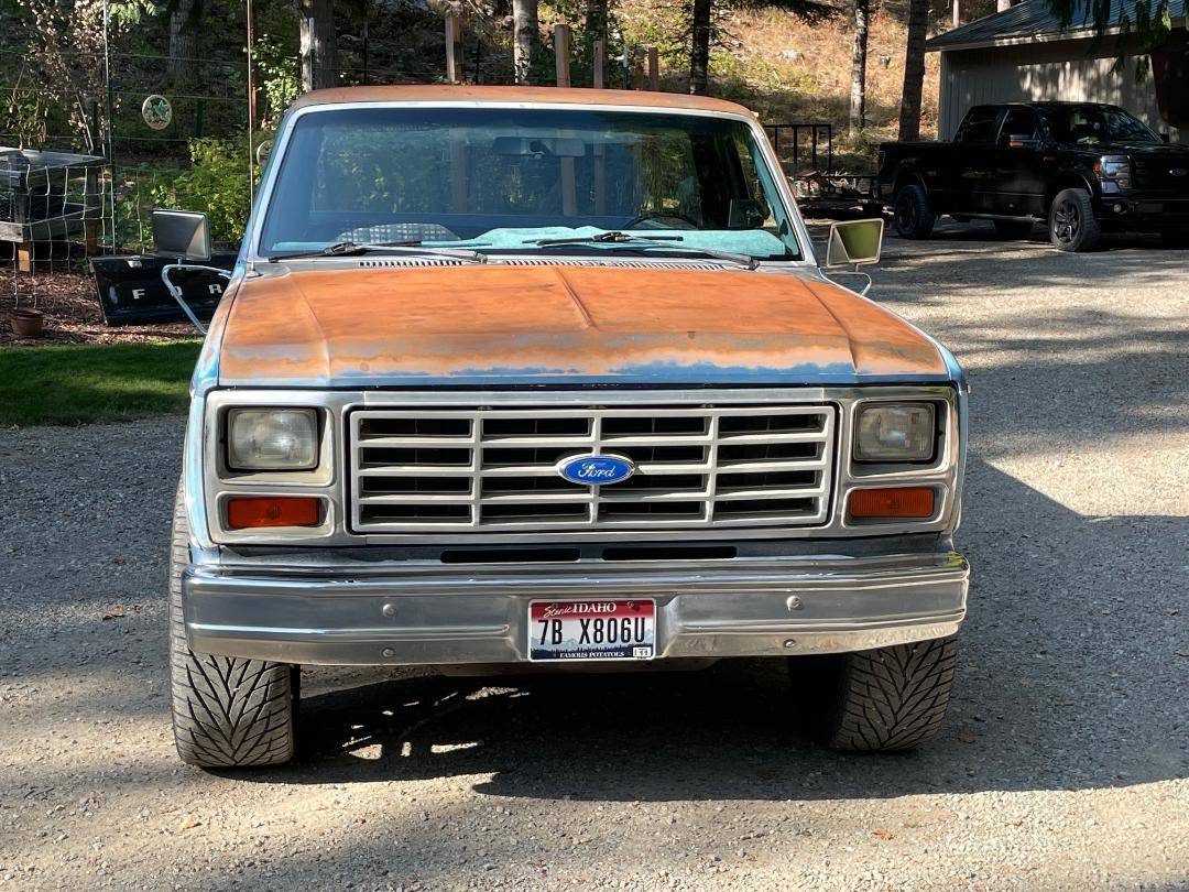 Ford-f150-xl-1982-1