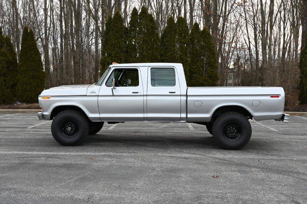 Ford-f250-1979-silver-2
