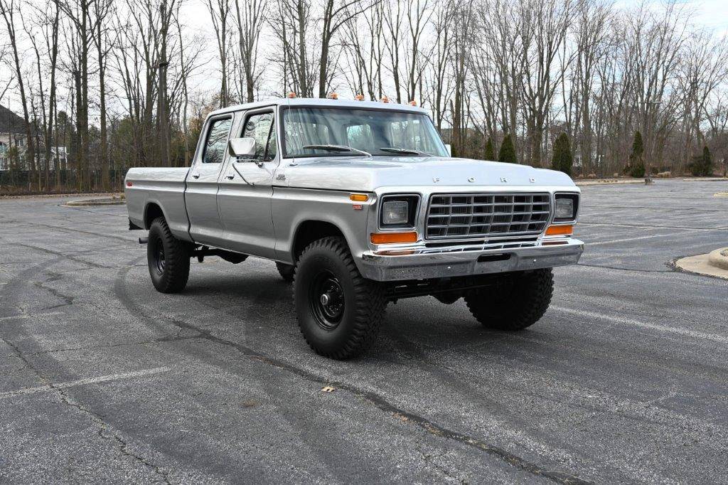 Ford-f250-1979-silver-4