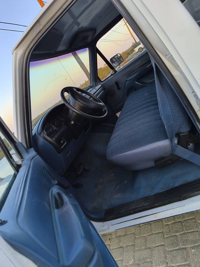 Ford-f250-1995-white-2