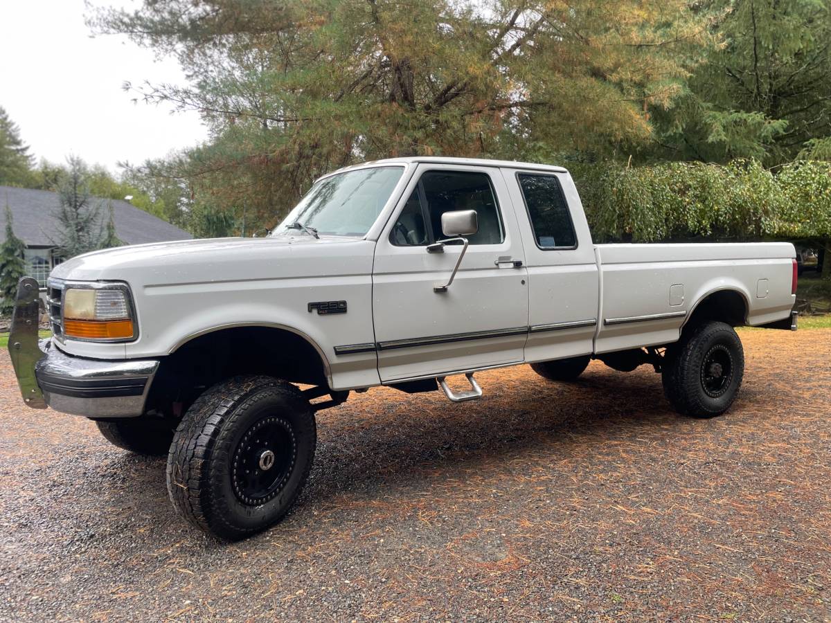 Ford-f250-1996-white-2