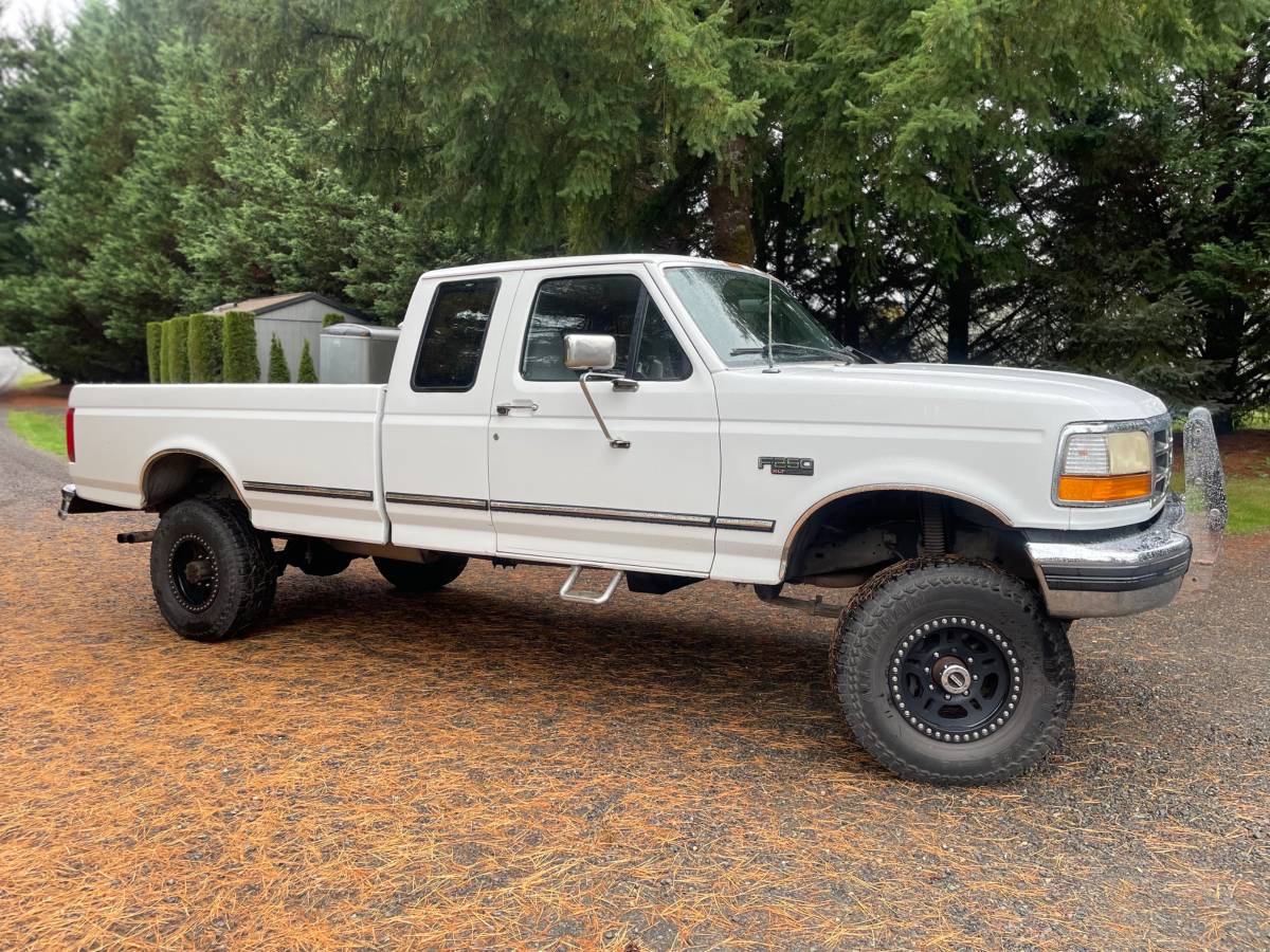 Ford-f250-1996-white-4