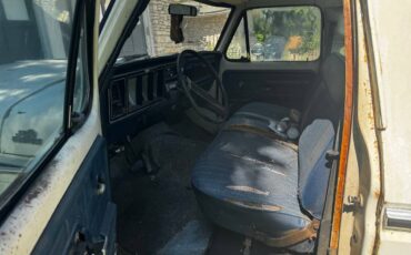 Ford-f250-custom-1979-white-4