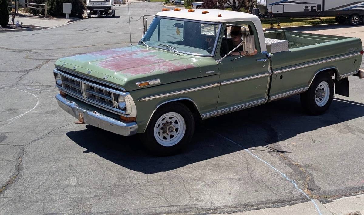Ford-f250-custom-camper-1971-green-2