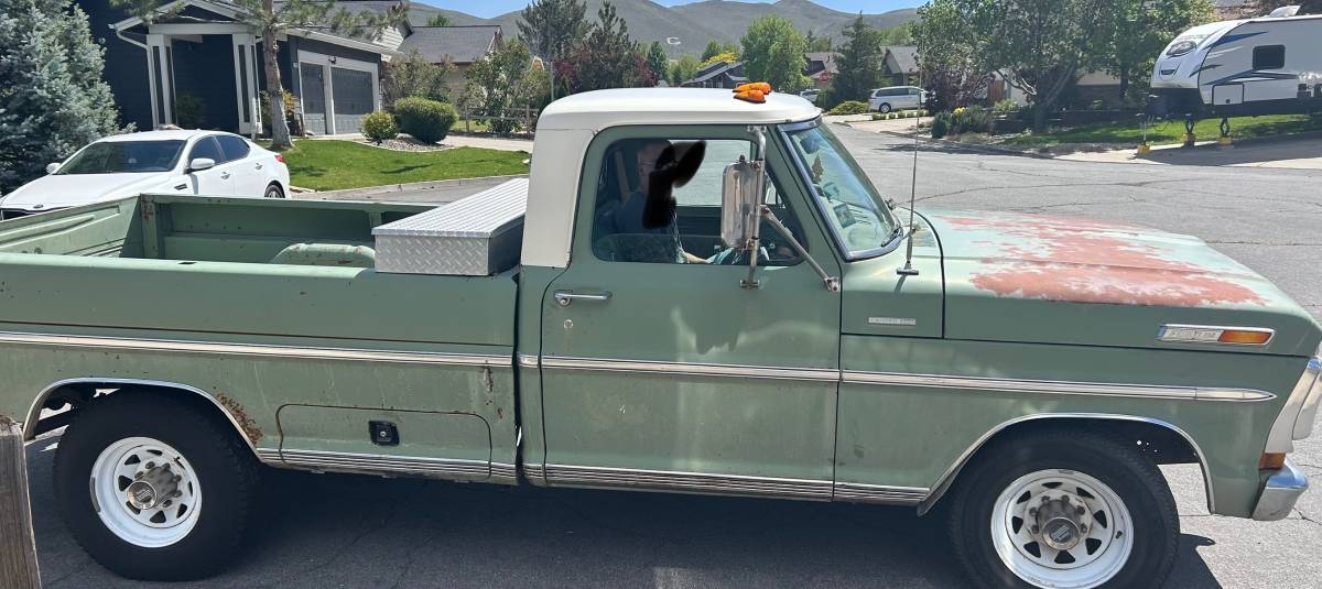 Ford-f250-custom-camper-1971-green-6