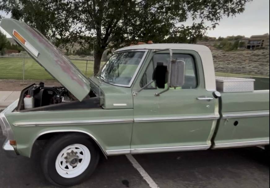 Ford-f250-custom-camper-1971-green-7