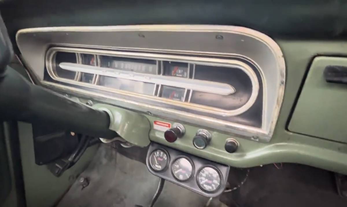 Ford-f250-custom-camper-1971-green-8
