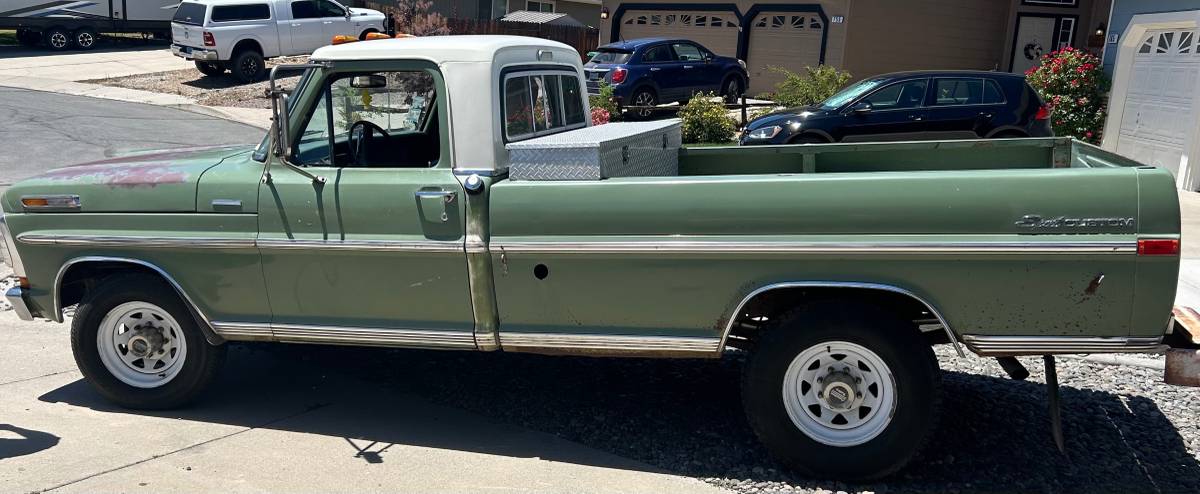 Ford-f250-custom-camper-1971-green-9