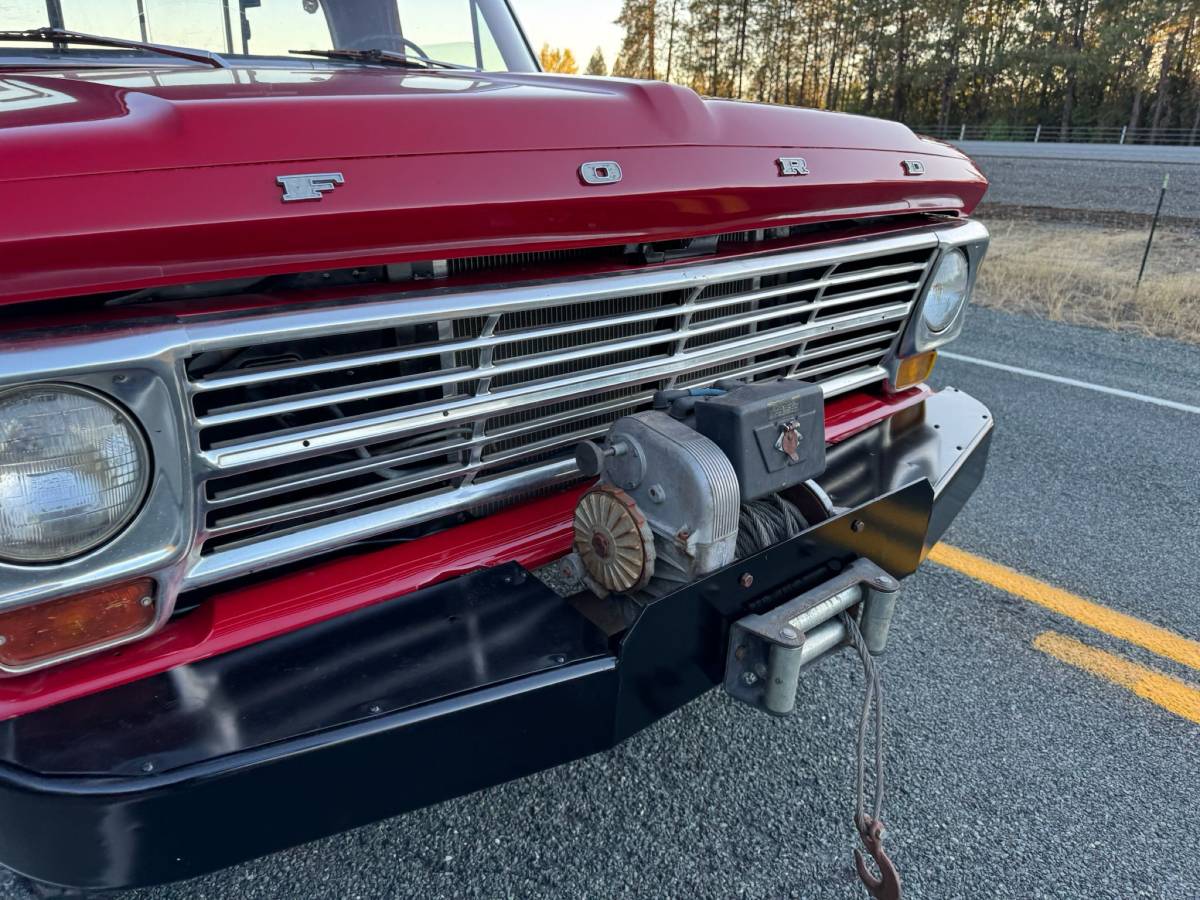 Ford-f250-custom-highboy-1969-red-20