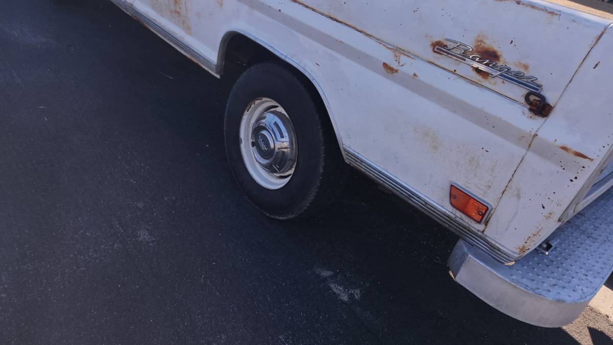 Ford-f250-ranger-camper-special-1968-white-3