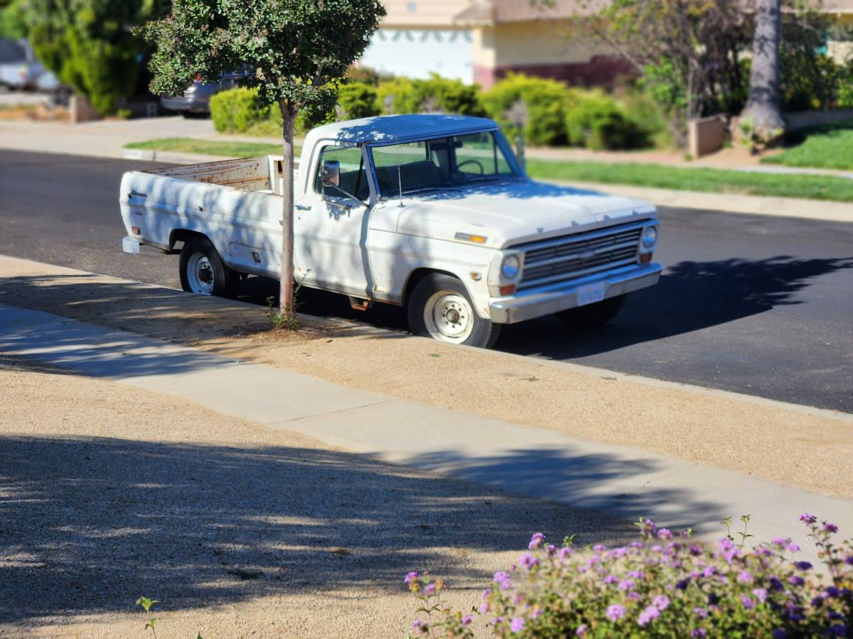 Ford-f250-ranger-camper-special-1968-white-8