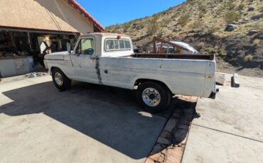 Ford-f250-sport-custom-long-bed-truck-1969-white-1