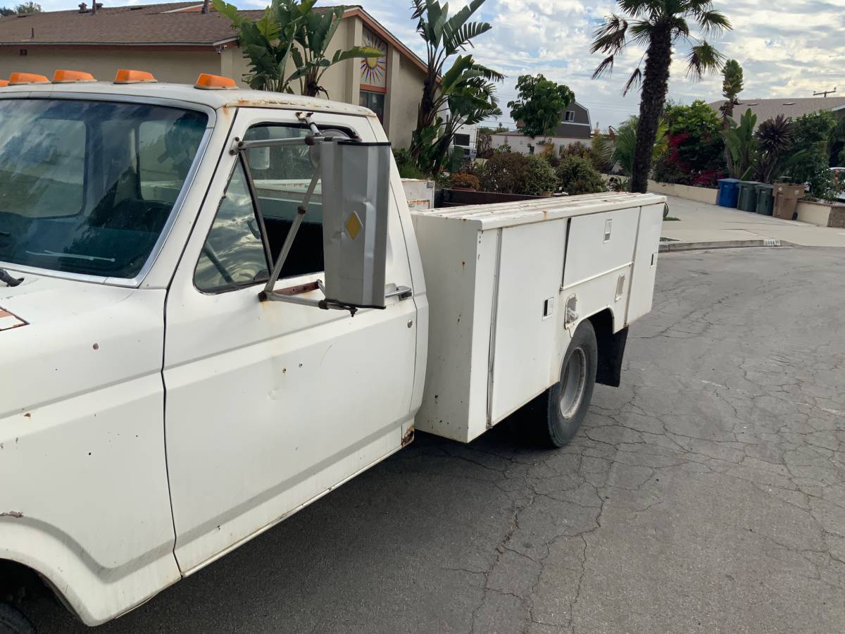 Ford-f250-super-duty-diesel-1985-white-9