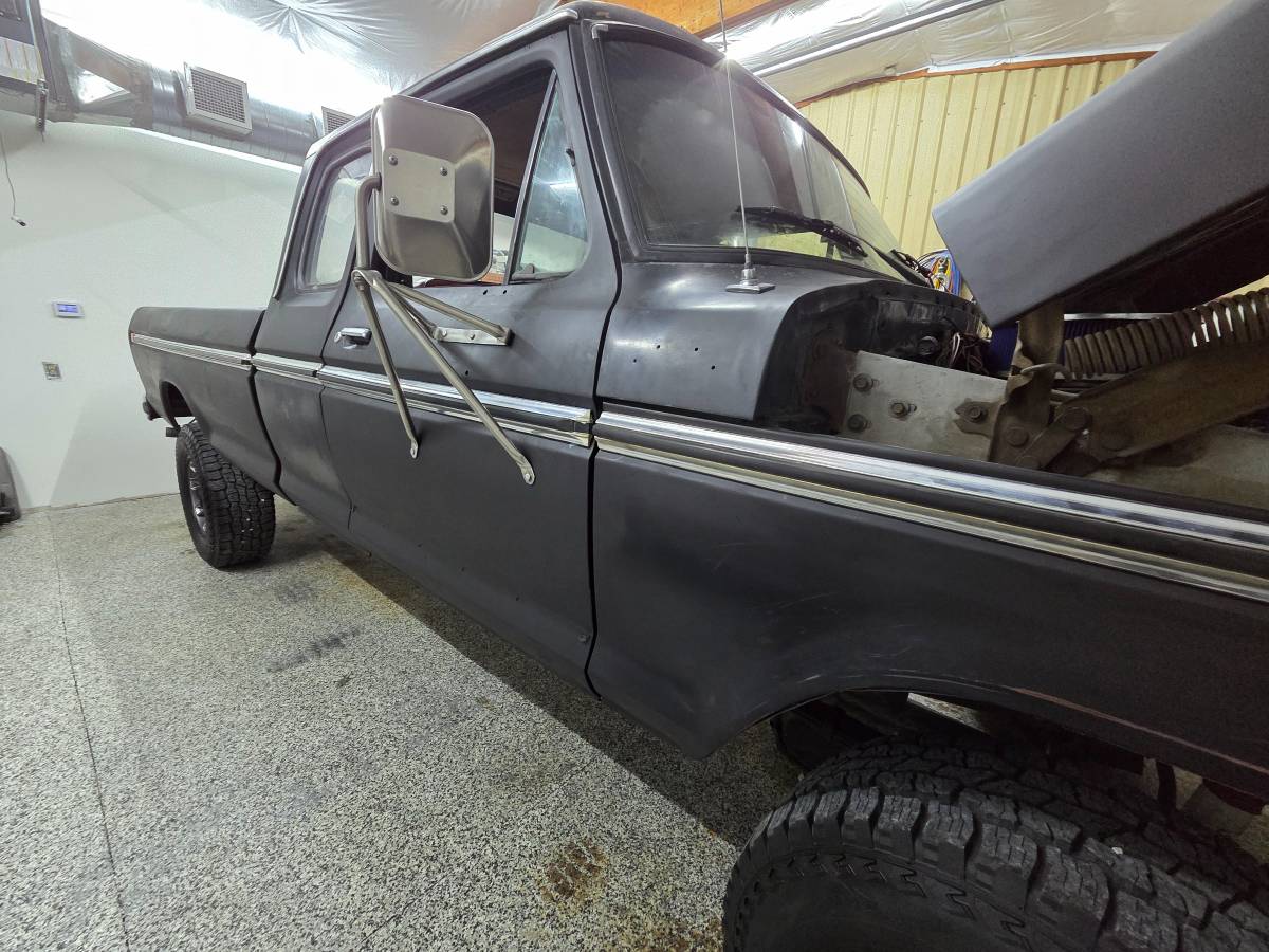 Ford-f250-supercab-4x4-1978-black-20