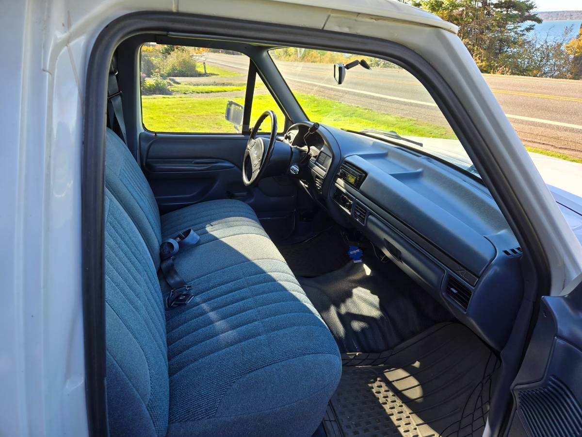 Ford-f250-xl-1993-white-13