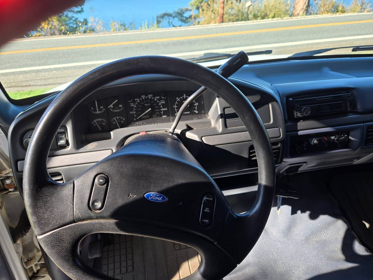 Ford-f250-xl-1993-white-15