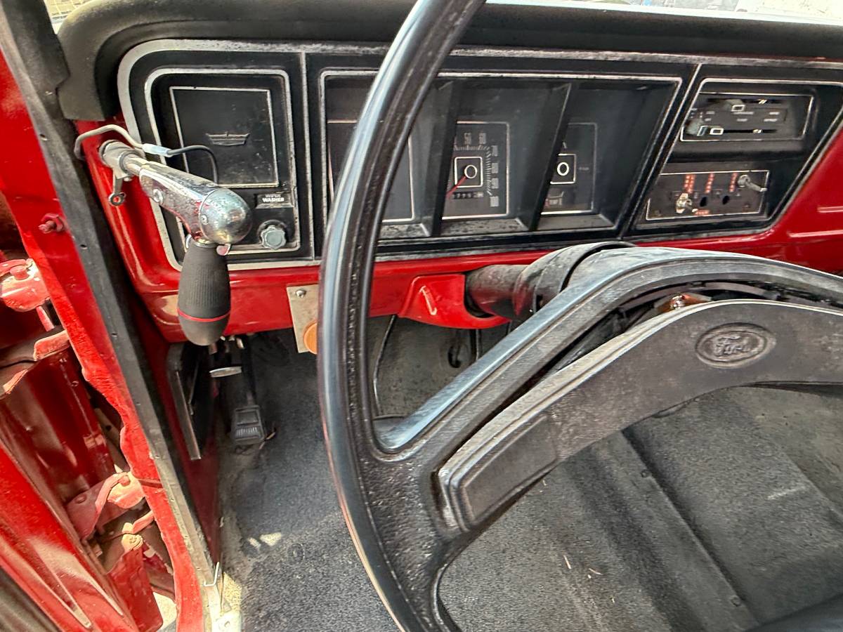 Ford-f350-diesel-1974-red-23