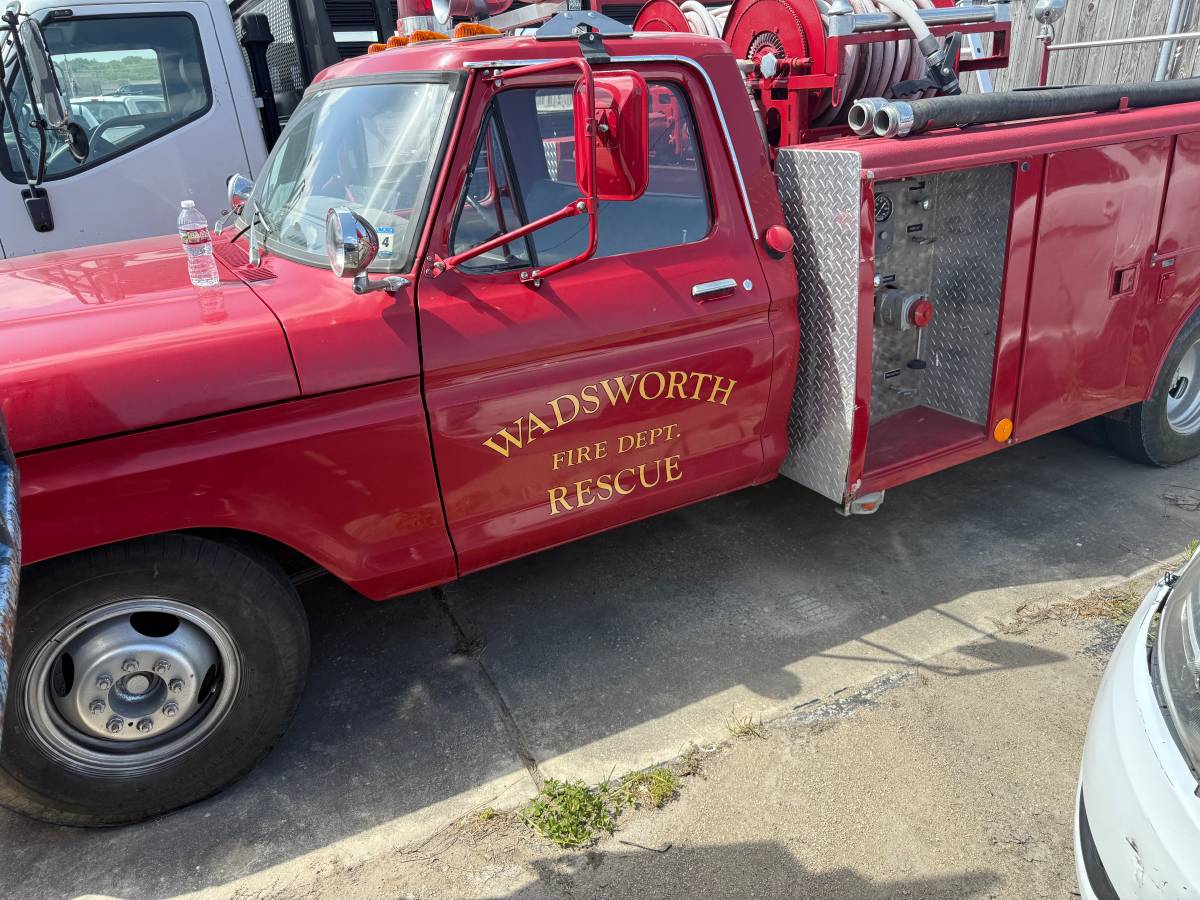 Ford-f350-diesel-1974-red