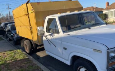 Ford-f350-diesel-1985-white-1