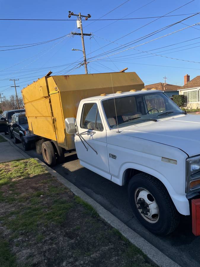 Ford-f350-diesel-1985-white-1
