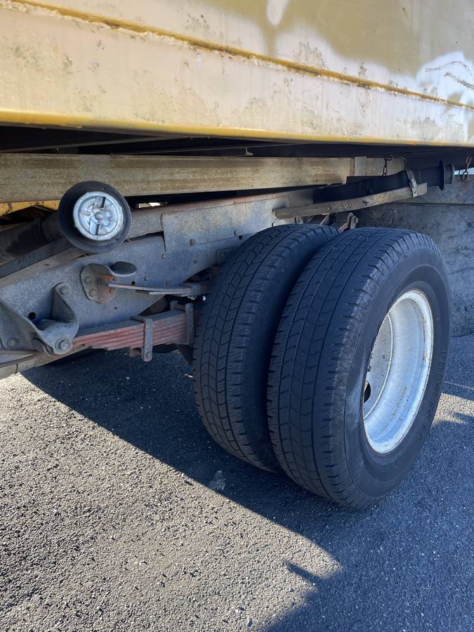 Ford-f350-diesel-1985-white-5