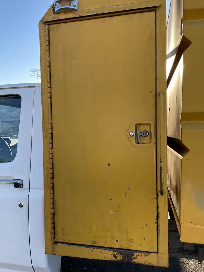 Ford-f350-diesel-1985-white-6