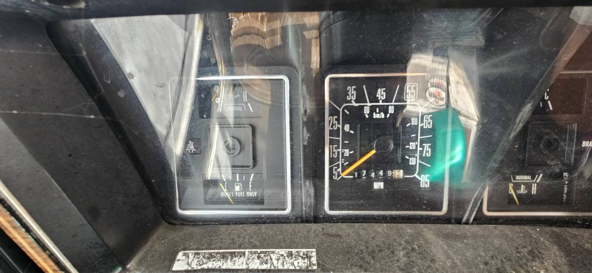 Ford-f350-diesel-1988-white-2